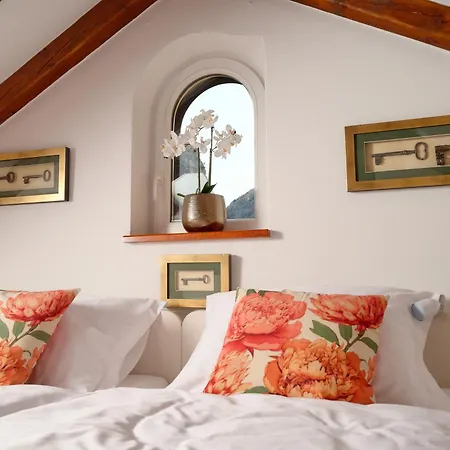 Heritage House Pjaca, *