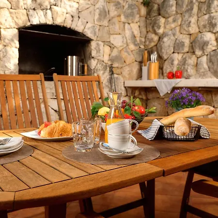Heritage House Pjaca, *