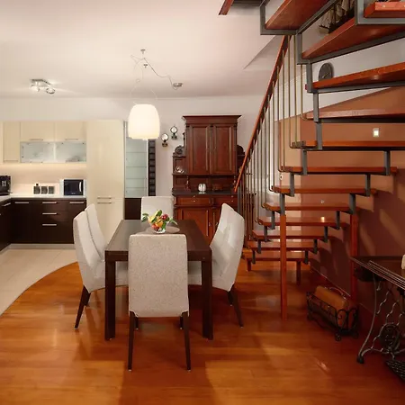 Heritage House Pjaca, *
