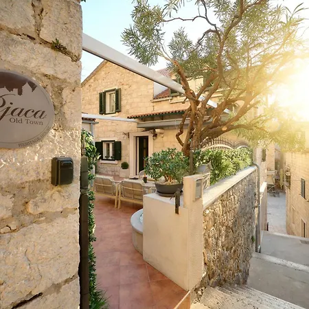 Villa Heritage House Pjaca, *